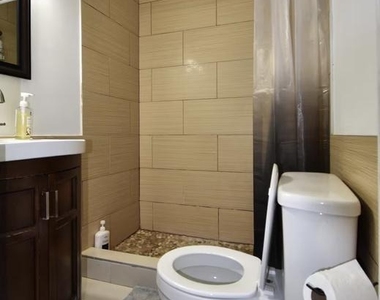 117 W Girard Avenue - Photo Thumbnail 9