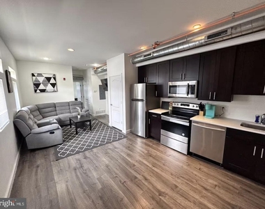 117 W Girard Avenue - Photo Thumbnail 5