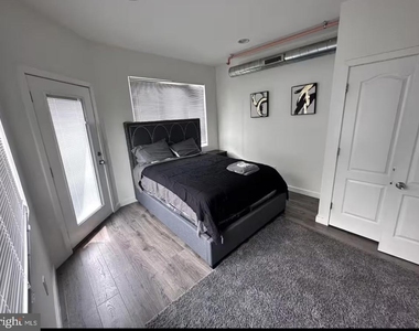 117 W Girard Avenue - Photo Thumbnail 6