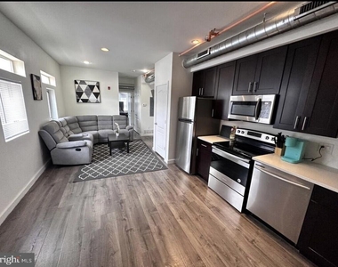 117 W Girard Avenue - Photo Thumbnail 3