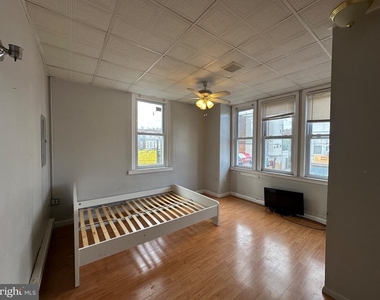 2215 S 7th Street - Photo Thumbnail 4