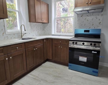1411 W Loudon Street - Photo Thumbnail 12