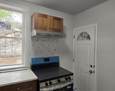 1411 W Loudon Street - Photo Thumbnail 11