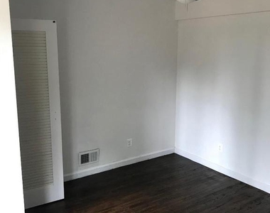 408 Villanova Road - Photo Thumbnail 8
