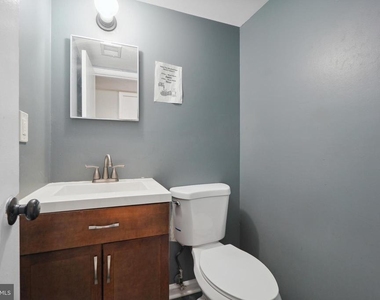 9063 Congress Place - Photo Thumbnail 8