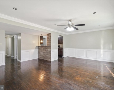 9063 Congress Place - Photo Thumbnail 6