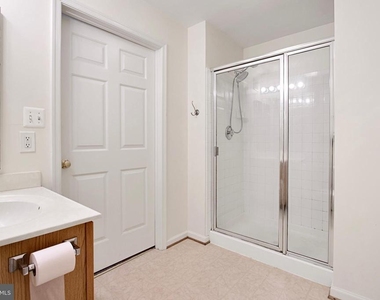 502 Bradley Court - Photo Thumbnail 28