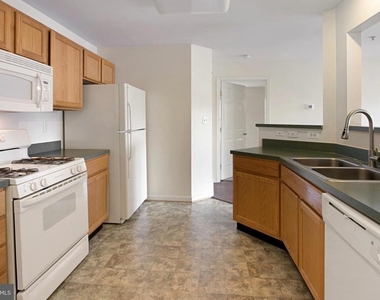 502 Bradley Court - Photo Thumbnail 16
