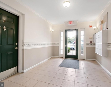 502 Bradley Court - Photo Thumbnail 5