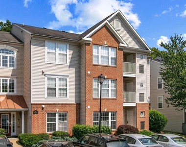 502 Bradley Court - Photo Thumbnail 1