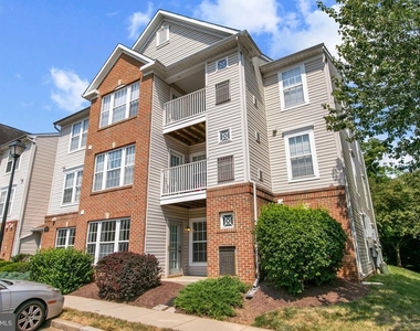 502 Bradley Court - Photo Thumbnail 2