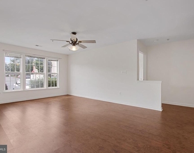 502 Bradley Court - Photo Thumbnail 11