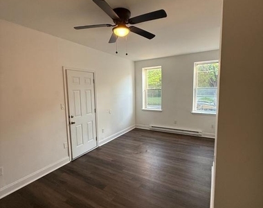 715 W 8th - Photo Thumbnail 1