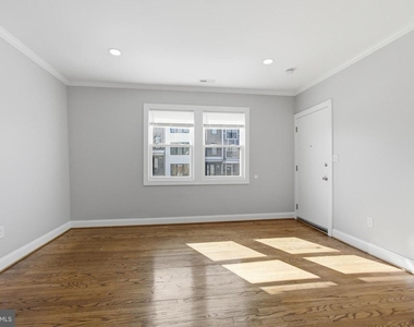 1250 Holbrook Terrace Ne - Photo Thumbnail 6