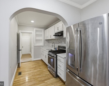 1250 Holbrook Terrace Ne - Photo Thumbnail 9