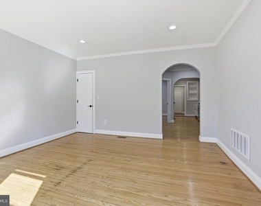 1250 Holbrook Terrace Ne - Photo Thumbnail 6