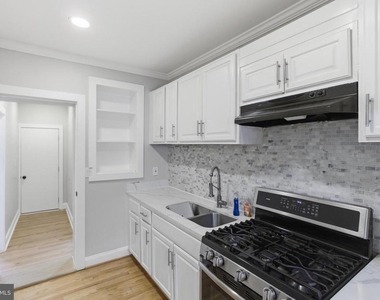 1250 Holbrook Terrace Ne - Photo Thumbnail 8