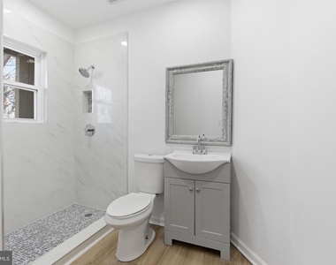 1250 Holbrook Terrace Ne - Photo Thumbnail 11