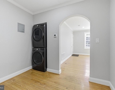 1250 Holbrook Terrace Ne - Photo Thumbnail 12