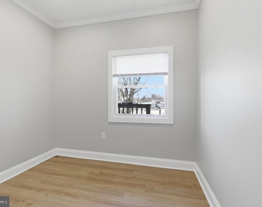 1250 Holbrook Terrace Ne - Photo Thumbnail 1