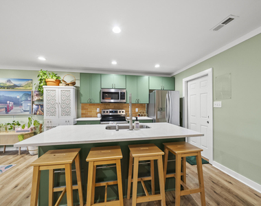 1002 Bacon Street - Photo Thumbnail 8