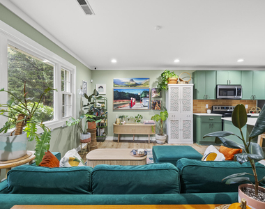1002 Bacon Street - Photo Thumbnail 2