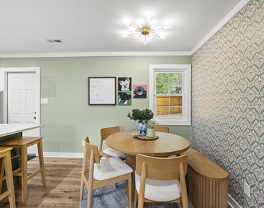 1002 Bacon Street - Photo Thumbnail 13