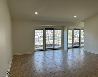 100 Bay Point Dr - Photo Thumbnail 1