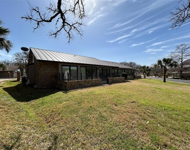 100 Bay Point Dr - Photo Thumbnail 11