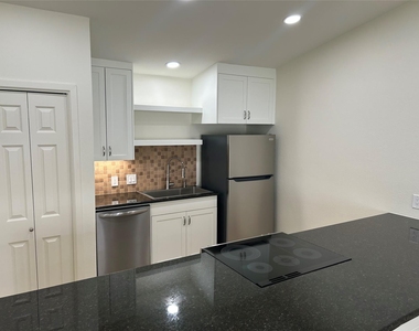 100 Bay Point Dr - Photo Thumbnail 3