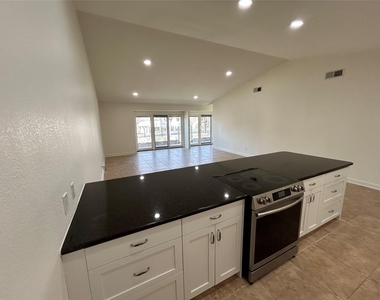 100 Bay Point Dr - Photo Thumbnail 2