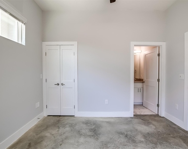 6303 Santos St - Photo Thumbnail 16