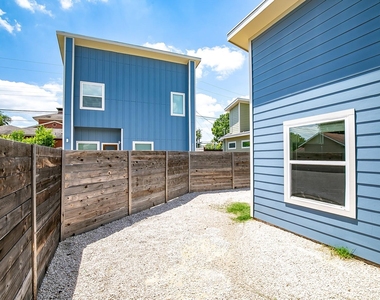 6303 Santos St - Photo Thumbnail 26