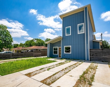 6303 Santos St - Photo Thumbnail 2
