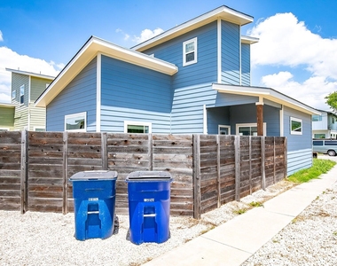 6303 Santos St - Photo Thumbnail 28