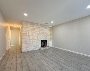 209 E Noton St - Photo Thumbnail 1
