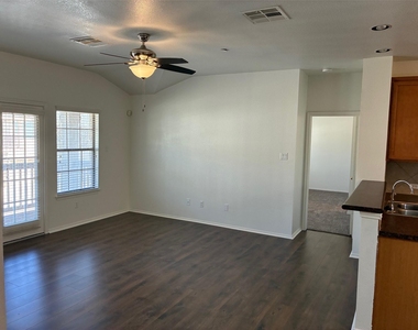 9201 Brodie Ln - Photo Thumbnail 9