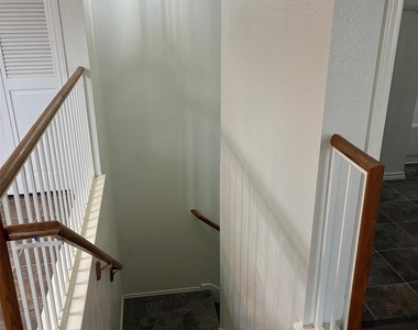9201 Brodie Ln - Photo Thumbnail 2