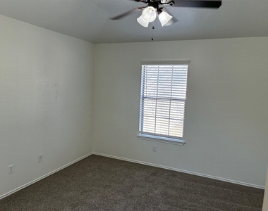 9201 Brodie Ln - Photo Thumbnail 16