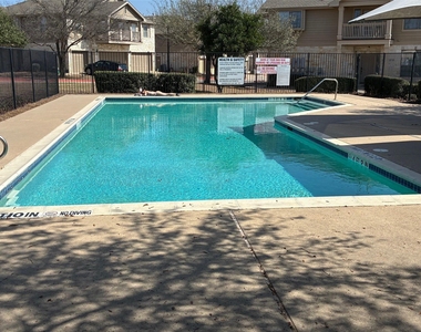 9201 Brodie Ln - Photo Thumbnail 22