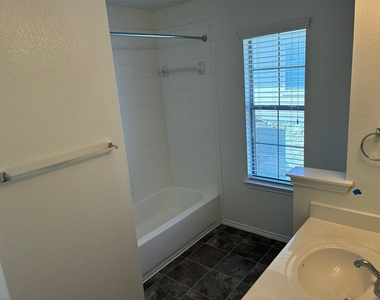 9201 Brodie Ln - Photo Thumbnail 18