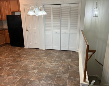 9201 Brodie Ln - Photo Thumbnail 5