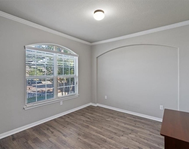 12311 Altamira St - Photo Thumbnail 18