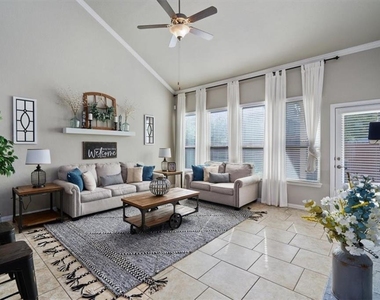 12311 Altamira St - Photo Thumbnail 4