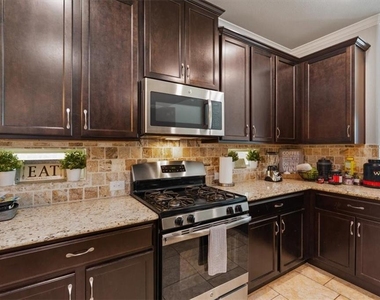 12311 Altamira St - Photo Thumbnail 9