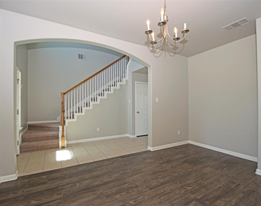 6800 Cromarty Ln - Photo Thumbnail 6