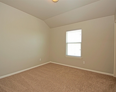 6800 Cromarty Ln - Photo Thumbnail 20