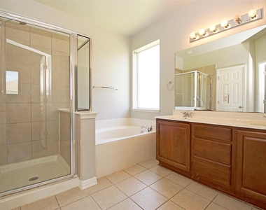 6800 Cromarty Ln - Photo Thumbnail 31