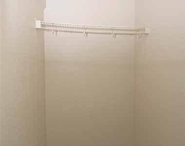 6800 Cromarty Ln - Photo Thumbnail 28
