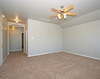 6800 Cromarty Ln - Photo Thumbnail 26